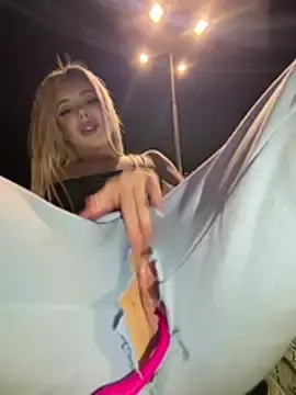 Stripchat Live Sex Cam of AlyssaFoxx_