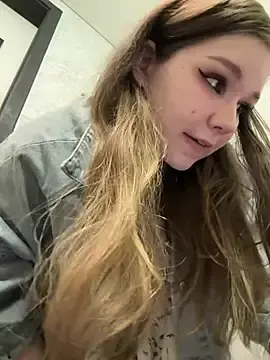 Stripchat Free Porn Cam of PumaShyXD