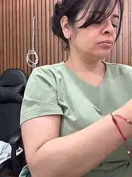 Stripchat Watch Live Sex Cams of Dr_Nathalia_28