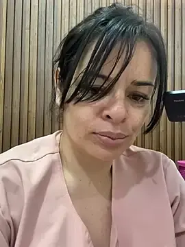 Stripchat Watch Live Sex Cams of Dr_Nathalia_28