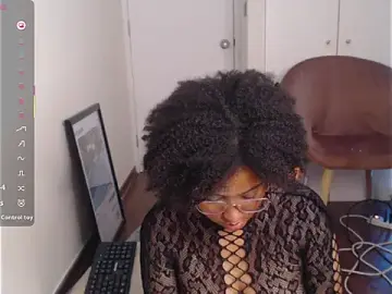 Stripchat Sex Cam of michell_bling1