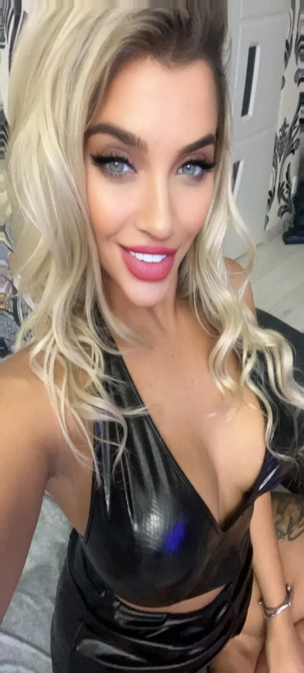 Lorehottie