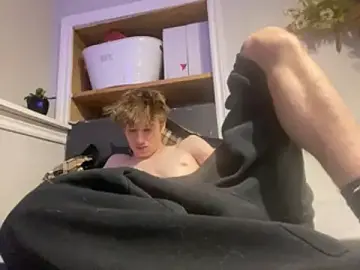 Stripchat Sex Cam of yourwhiteboy1