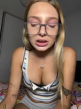 Stripchat Adult Video Chat of paulinee2006