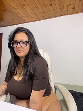 Stripchat Sex Chat of SWEETLILY18
