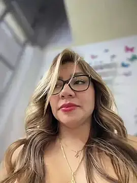 Stripchat Sex Cam of DIANITA_1988