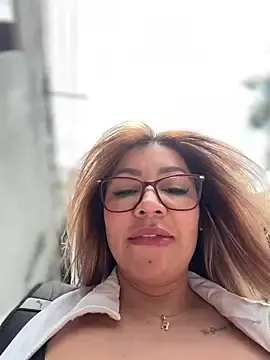 Stripchat Sex Cam of DIANITA_1988