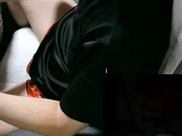Stripchat Live Sex Cam of cinnabar_red