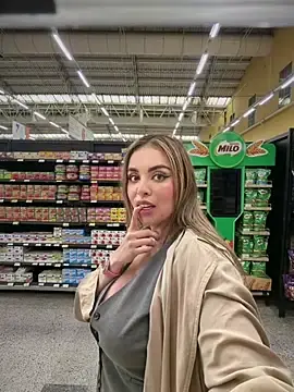 Stripchat Live Sex of Alirawrz