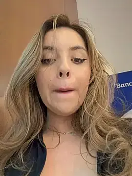 Stripchat Nude Webcam of Alirawrz