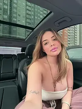 Stripchat Sex Cam of Alirawrz