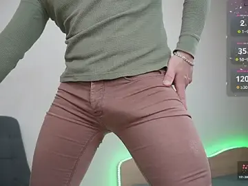 Stripchat Free Porn Cam of alexandrblatenn