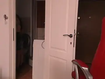 Stripchat Best Webcam of simyhvn