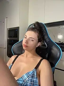 Stripchat Live Porn of CurlyLara