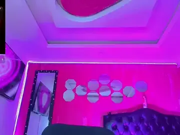 Stripchat Sex Cam of TiffanyMackensyy