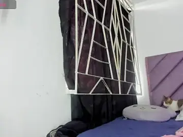 Stripchat Free Porn Cam of KARINNA__RAVEN