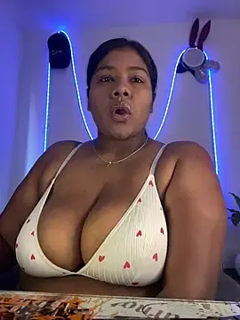 Stripchat Nude Webcam of paola091