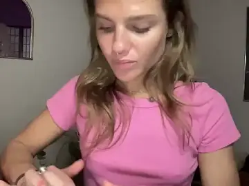 Stripchat Adult Webcam of sweetceeme