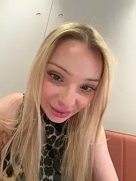 Stripchat Watch Live Sex Cams of HannaXLove