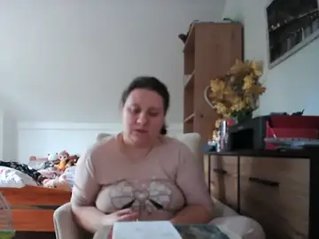 Stripchat Adult Webcam of ReifeVenna