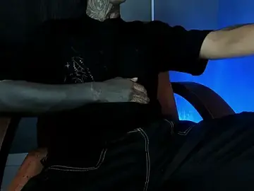 Stripchat Sex Cam of Travisttanner28