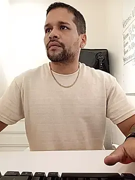Stripchat Live Sex Cam of LucasGaeel