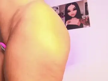 Stripchat Free Porn Cam of Ariana_lopezz