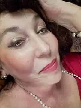 Stripchat Adult Webcam of GypsyEsmeralda