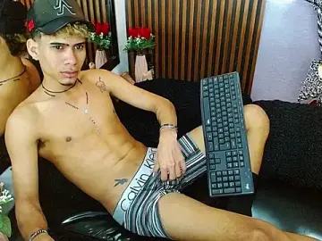 Stripchat Adult Video Chat of Skinny_cute_Alyer