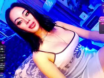 Stripchat Sex Cam of KYLIE_SHEMALE
