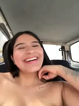 Stripchat Sex Cam of andrea_gomes_