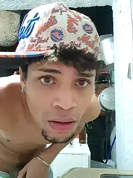 Stripchat Nude Webcam of Ryan_Duppont