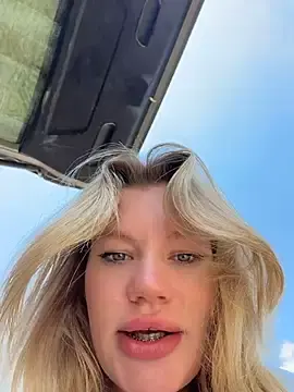Stripchat Free Live Porn of justmilaa