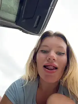 Stripchat Free Porn Cam of justmilaa