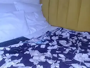 Stripchat Adult Webcam of Bella_2025