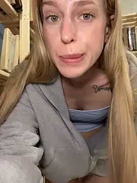 Stripchat Best Webcam of kira_mia