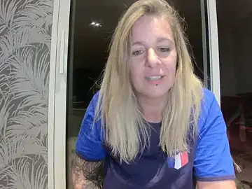 Stripchat Sex Cam of Delichieuse5