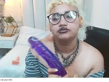 Stripchat Sex Cam of Echypyon_