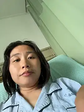 Stripchat Live Sex Cam of Iridessa-