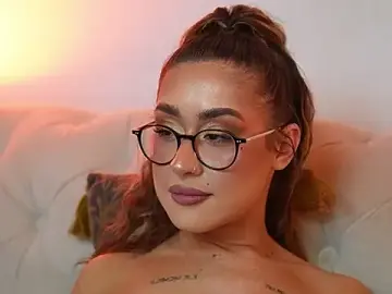Stripchat Nude Webcam of AileenKiss
