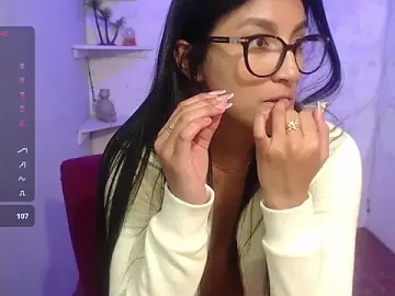Stripchat Sex Cam of Hailey_Adams