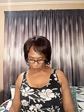 Stripchat Live Sex Cam of Hotgrannyx