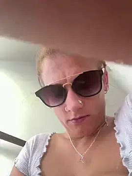 Stripchat Free Porn Cam of Bellaa25