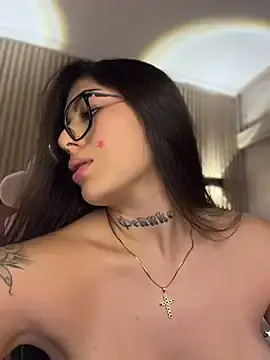 Stripchat Free Porn Cam of Sarasanders_4