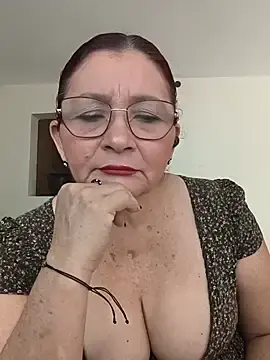 Stripchat Live Sex Cam of marfil_milf