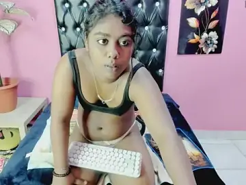 Stripchat Live Sex Cam of FOXY_LUNA