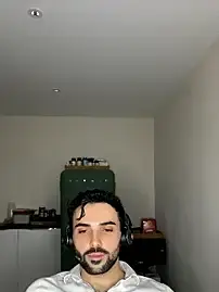 Stripchat Adult Webcam of eauminerale