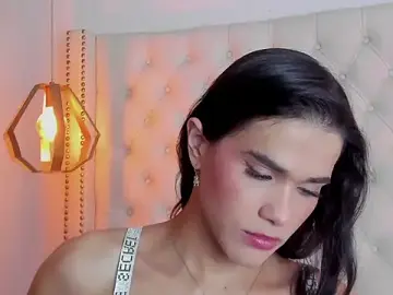 Stripchat Live Porn of _ISALITTLESTAR_