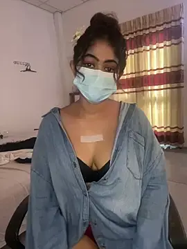 Stripchat Free Porn Cam of HotQueenSri