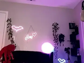 Stripchat Free Porn Cam of Ivey_Strigoi